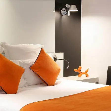 Hotel Western Premier Faubourg 88 4*